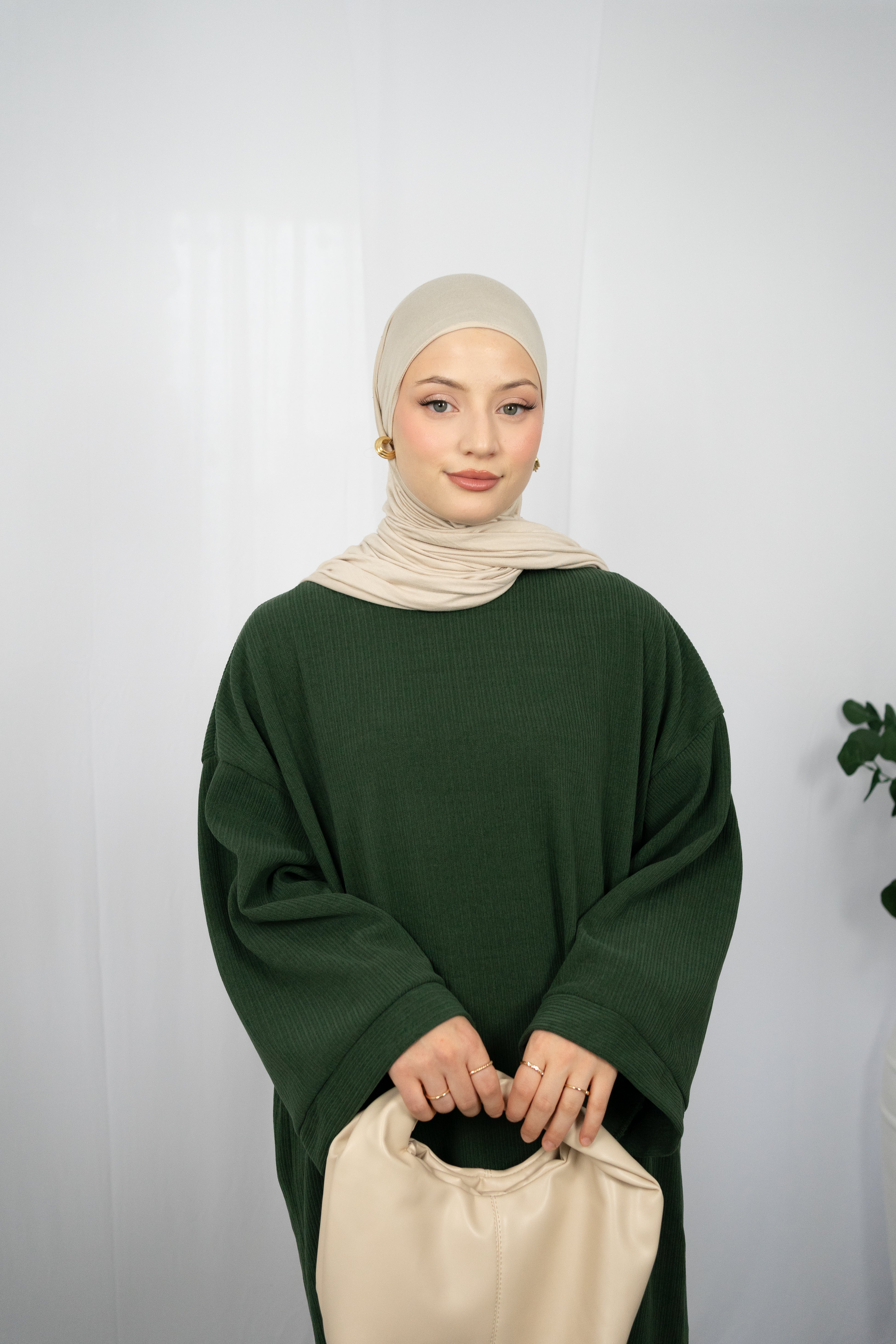 LIANA KLEID MIT RUNDEM HALSSCHNITT IN GRÜN