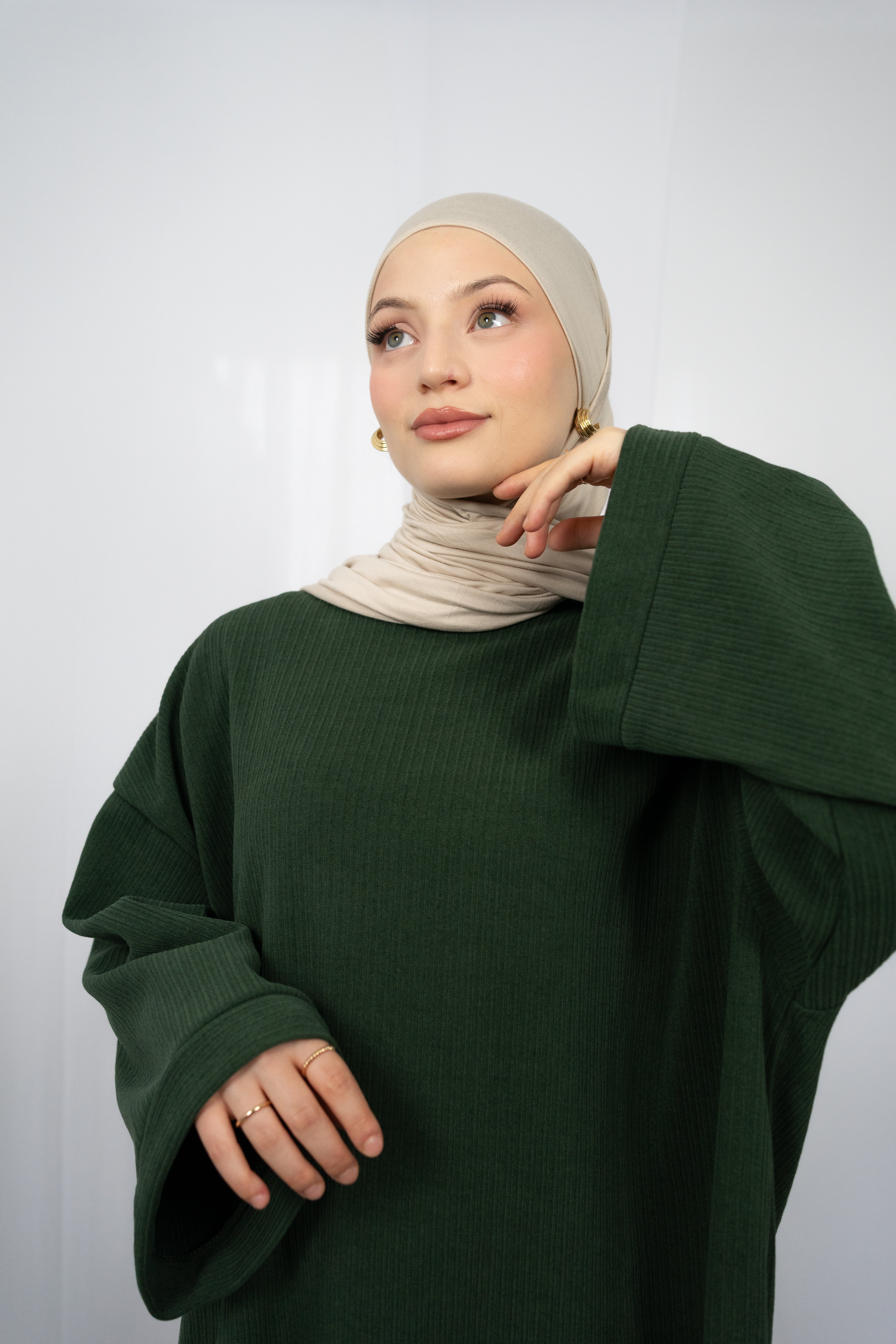 LIANA KLEID MIT RUNDEM HALSSCHNITT IN GRÜN