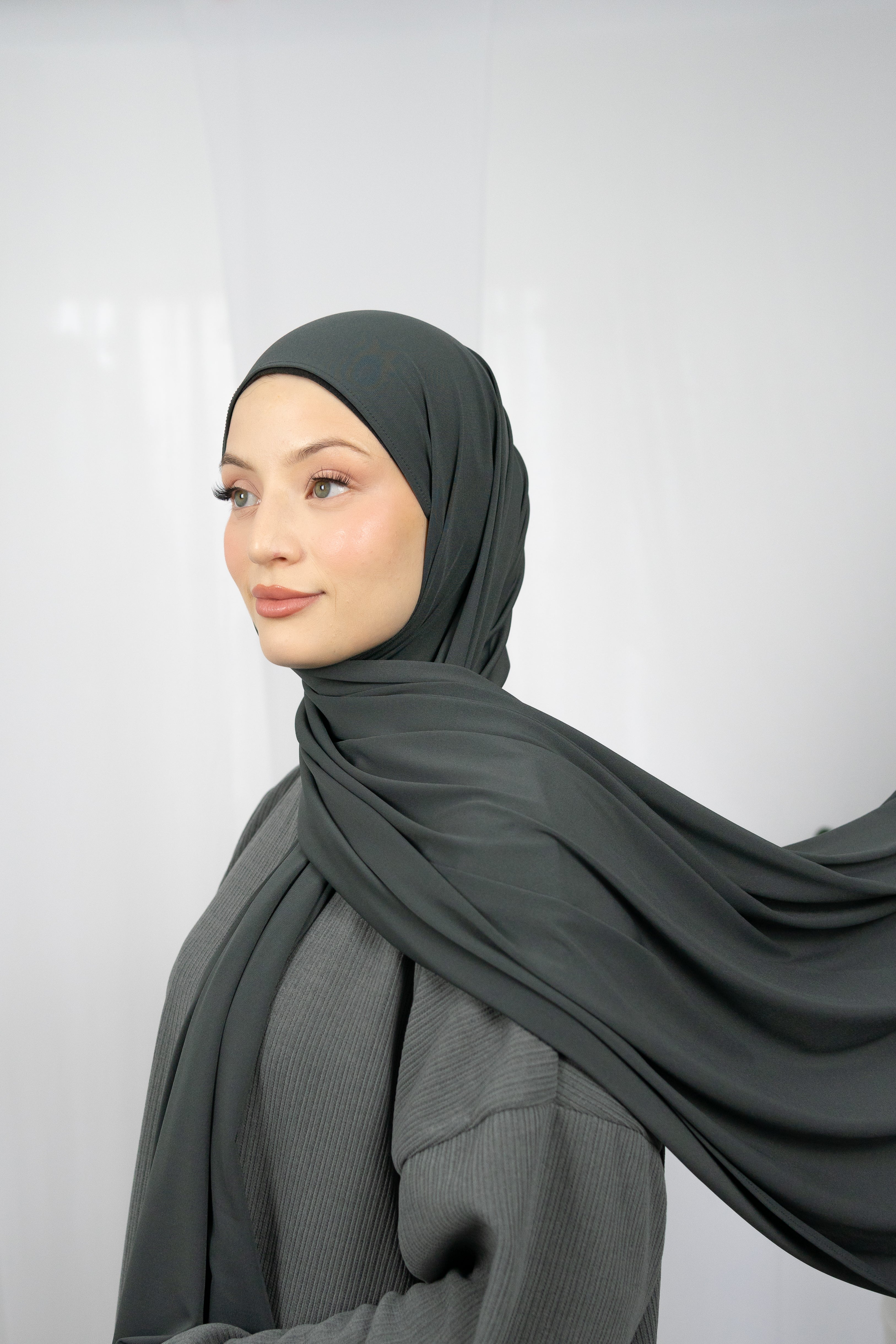 JERSEY-HIJAB IN ANTHRAZIT