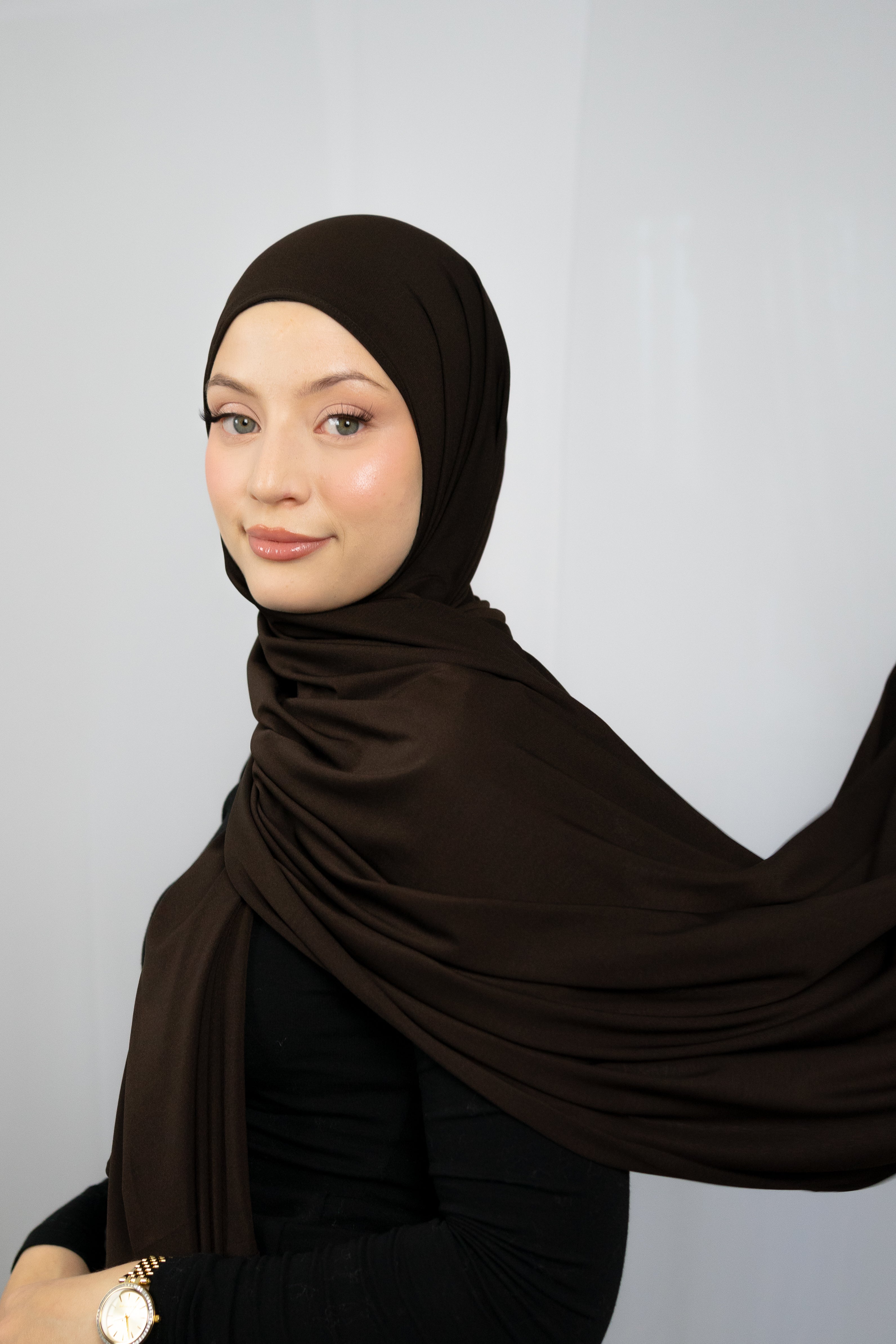 JERSEY-HIJAB IN DUNKELBRAUN