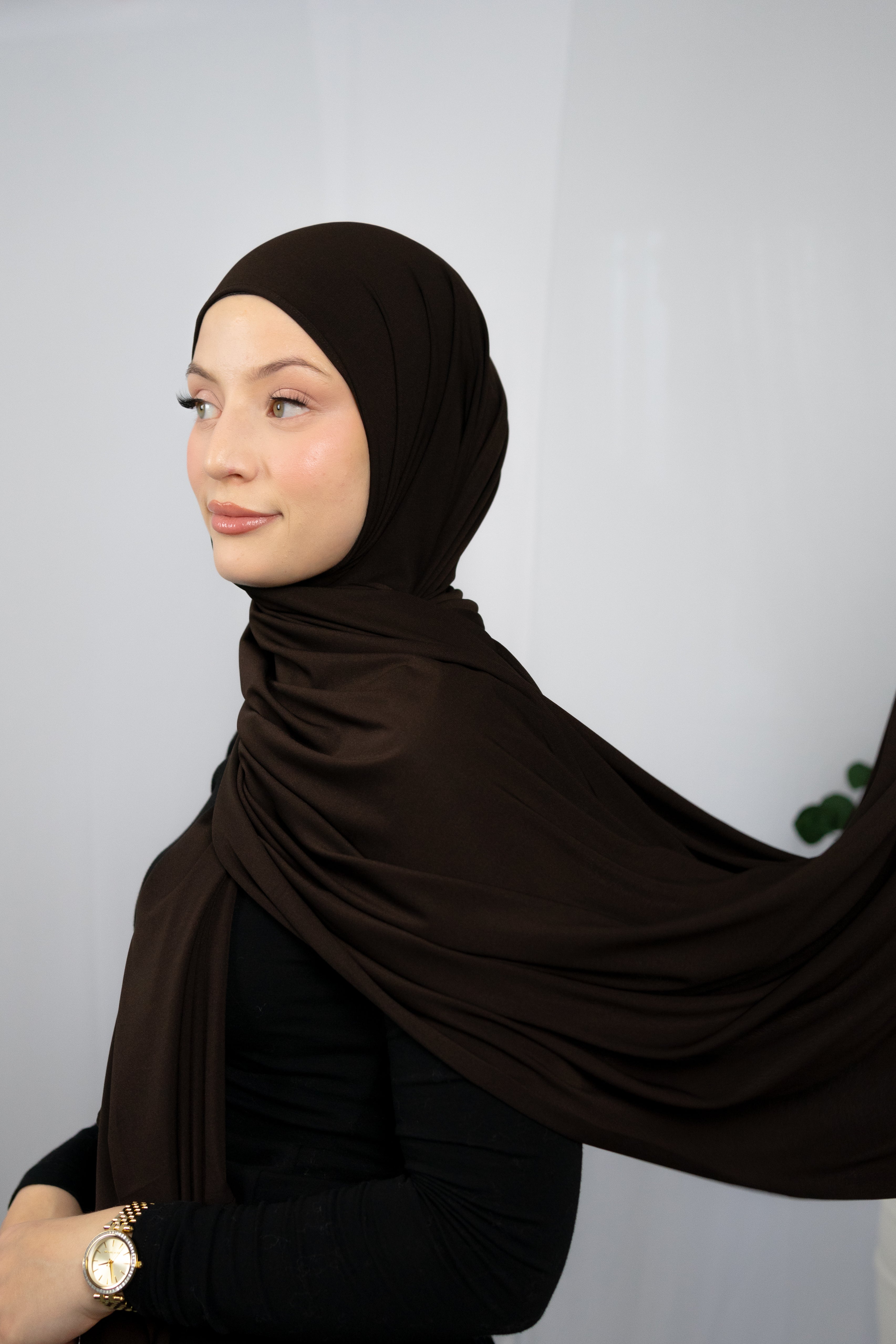 JERSEY-HIJAB IN DUNKELBRAUN