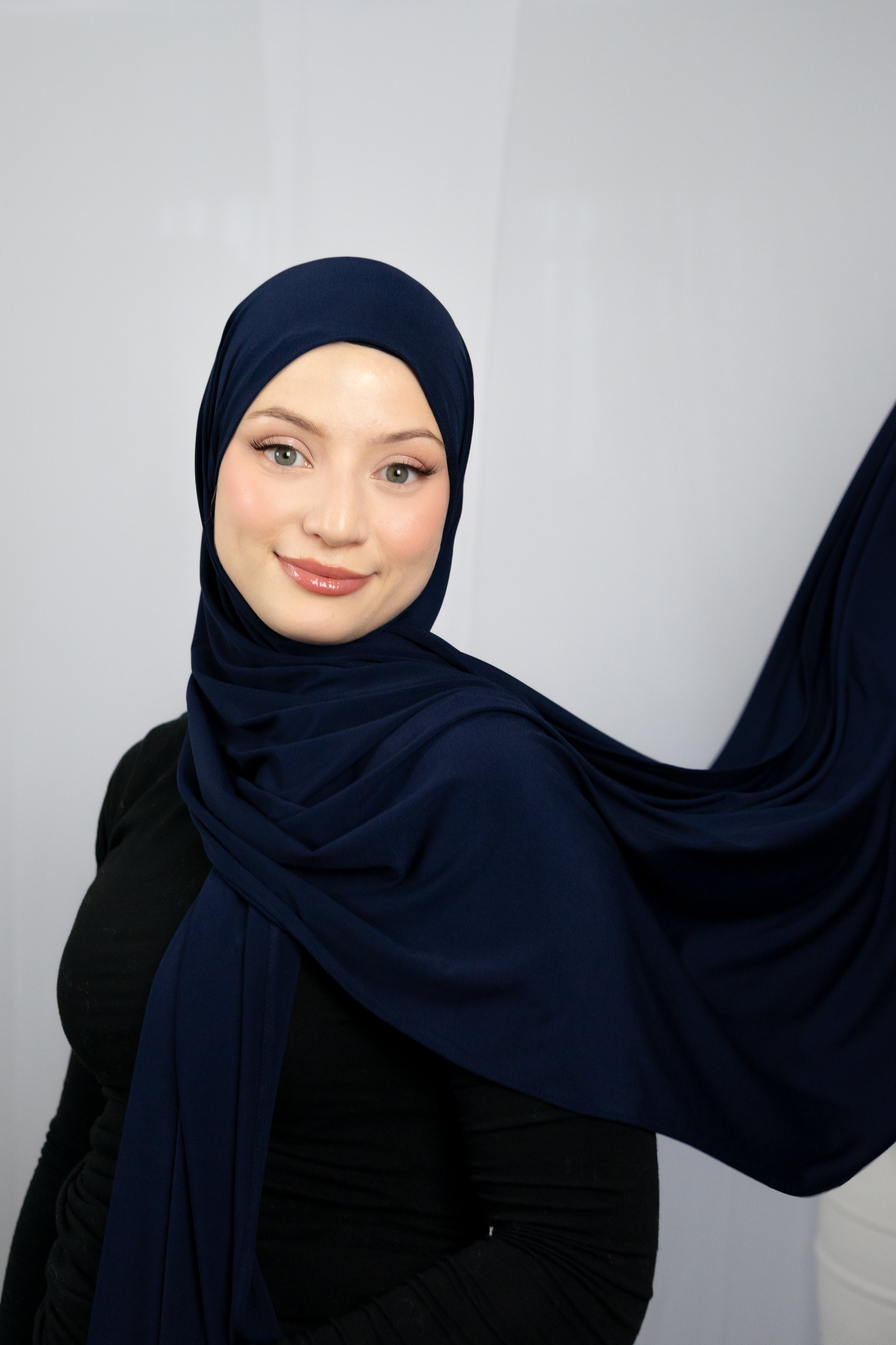 JERSEY-HIJAB IN MARINEBLAU