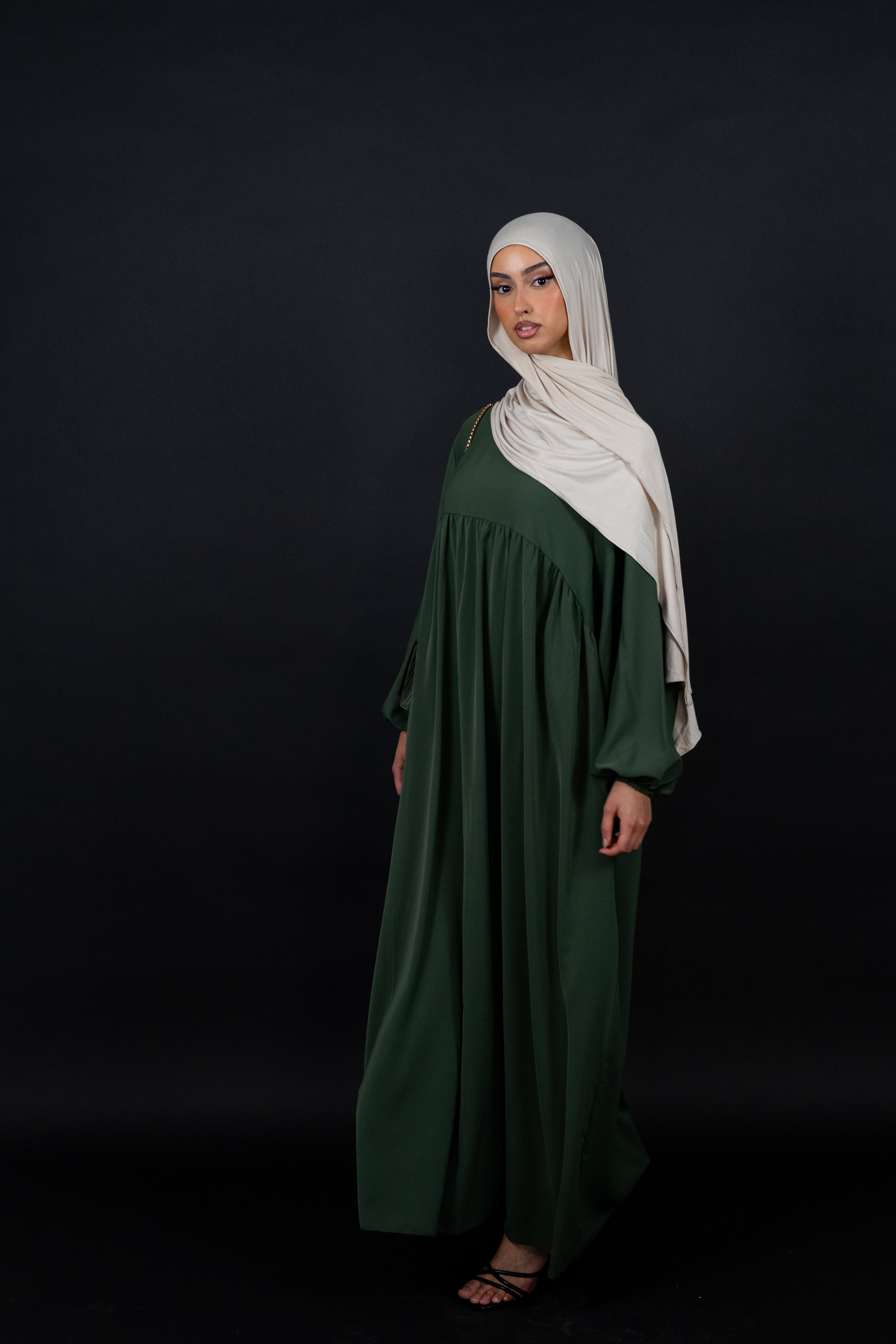 Siara Abaya aus Medina Seide in Khaki