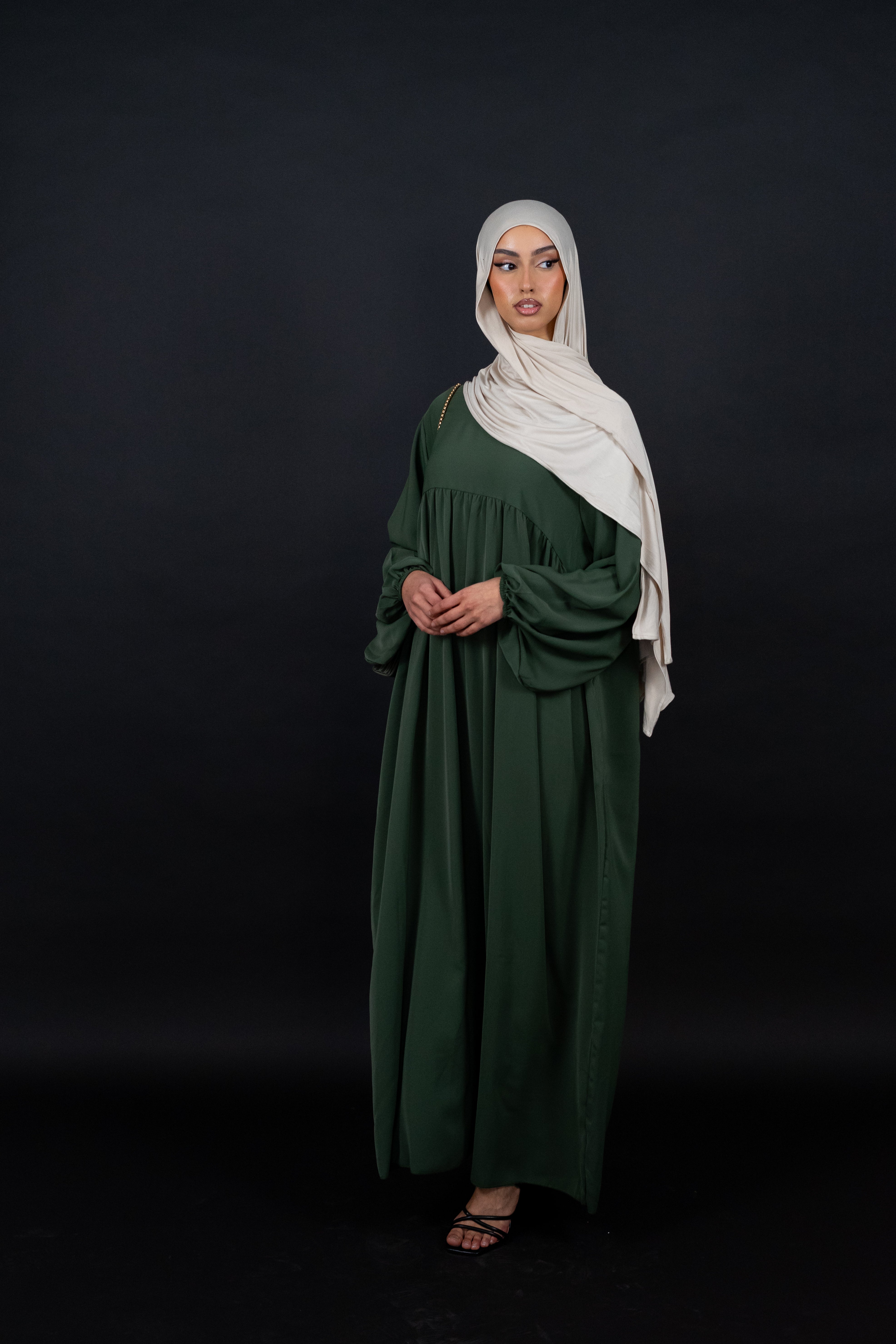 Siara Abaya aus Medina Seide in Khaki