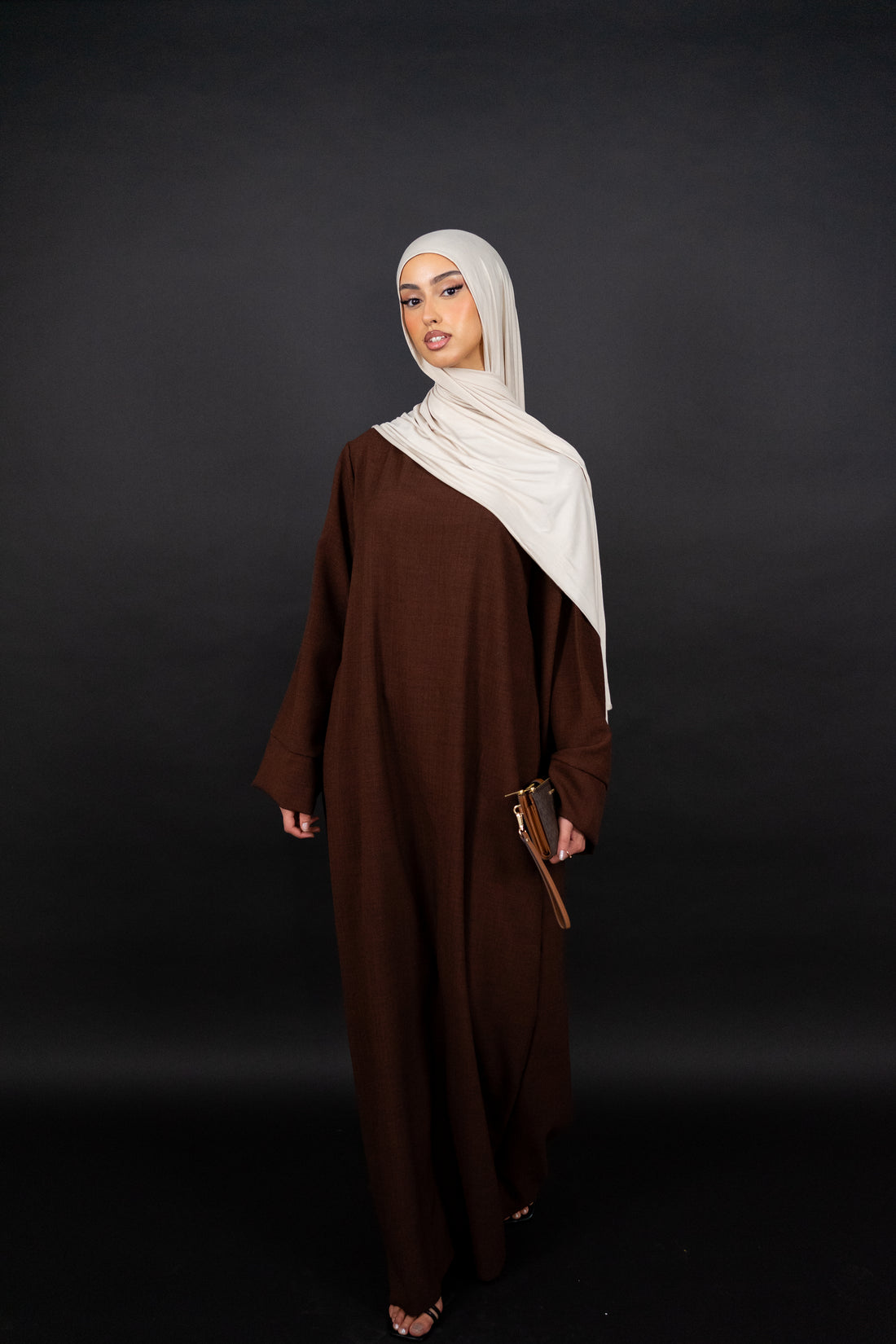 Bequeme braune Abaya in Leinenoptik