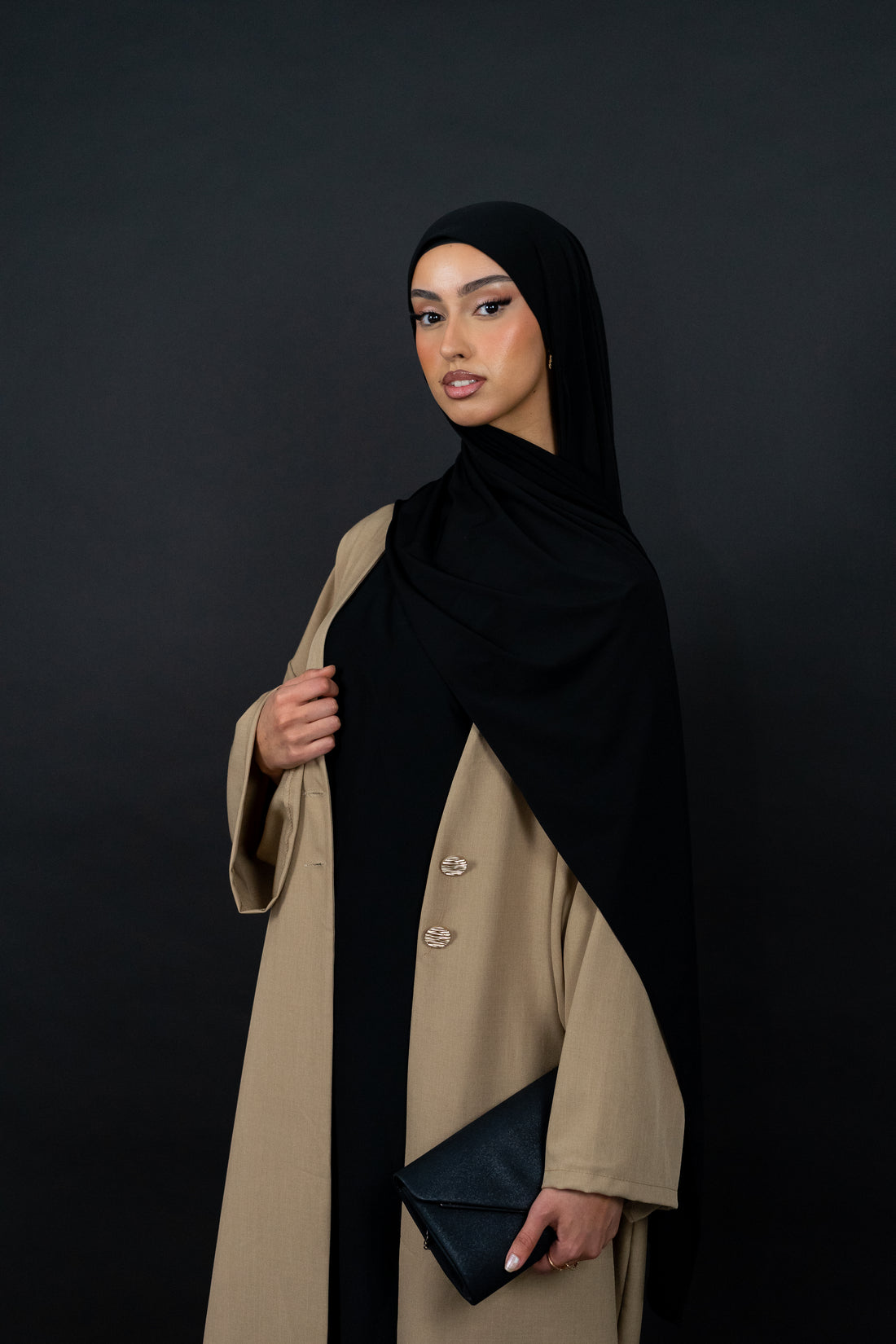 Eleganter Kimono mit Goldenen Knopf-Highlights