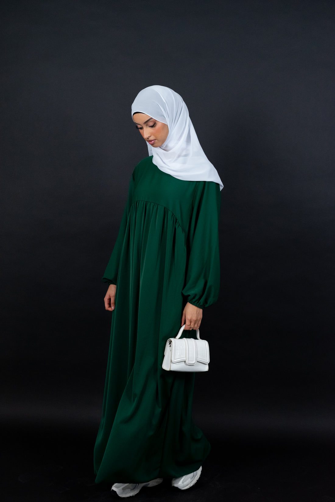 Siara Abaya aus Medina Seide in Alpine Grün