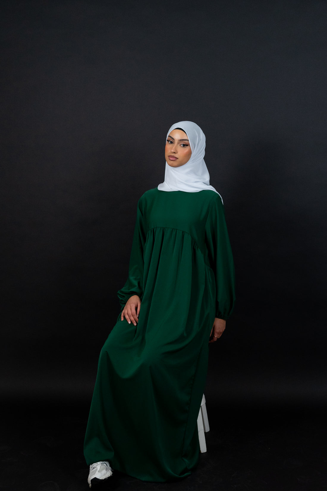 Siara Abaya aus Medina Seide in Alpine Grün