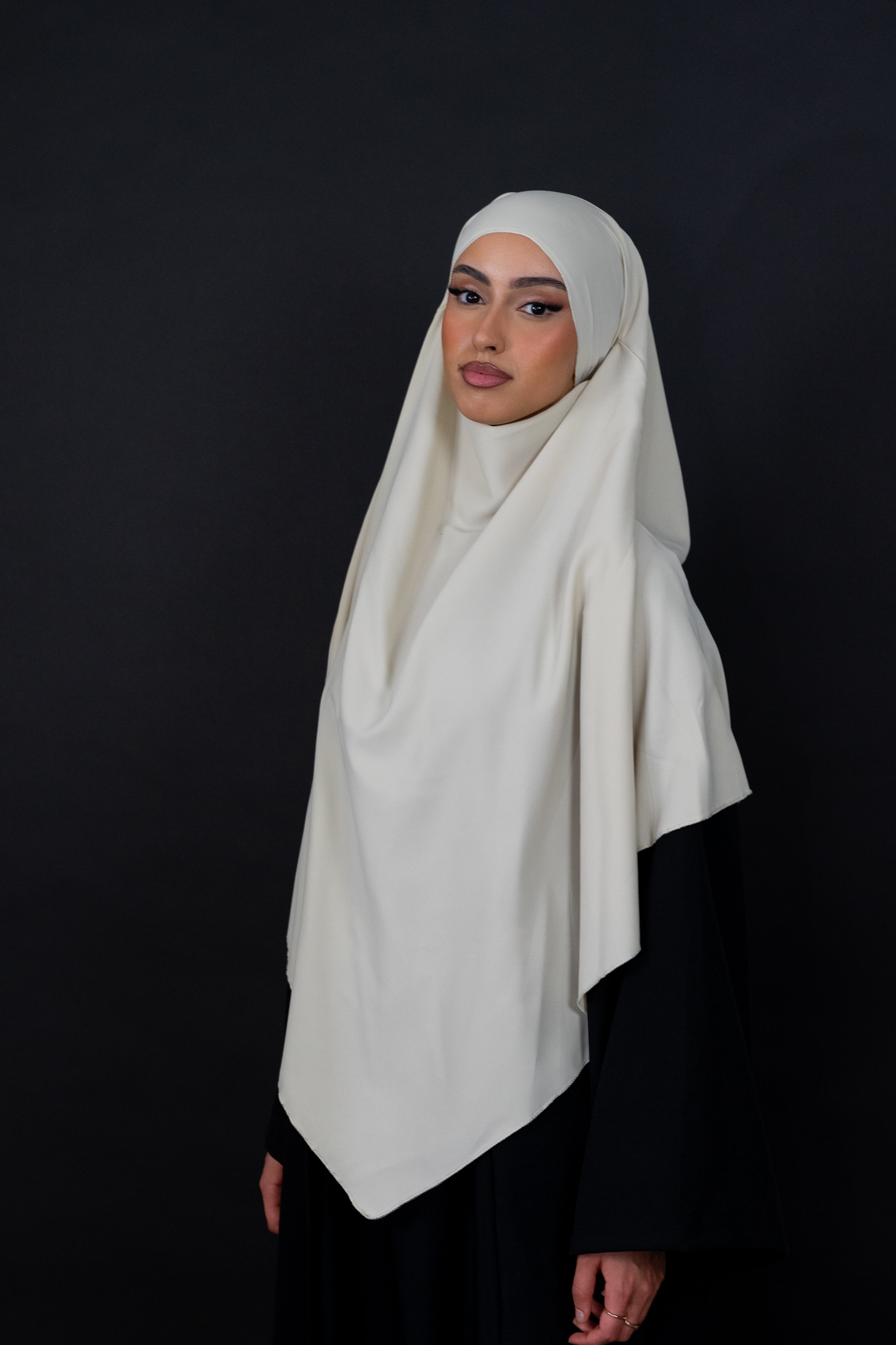 Eleganter Khimar in der Farbe Beige