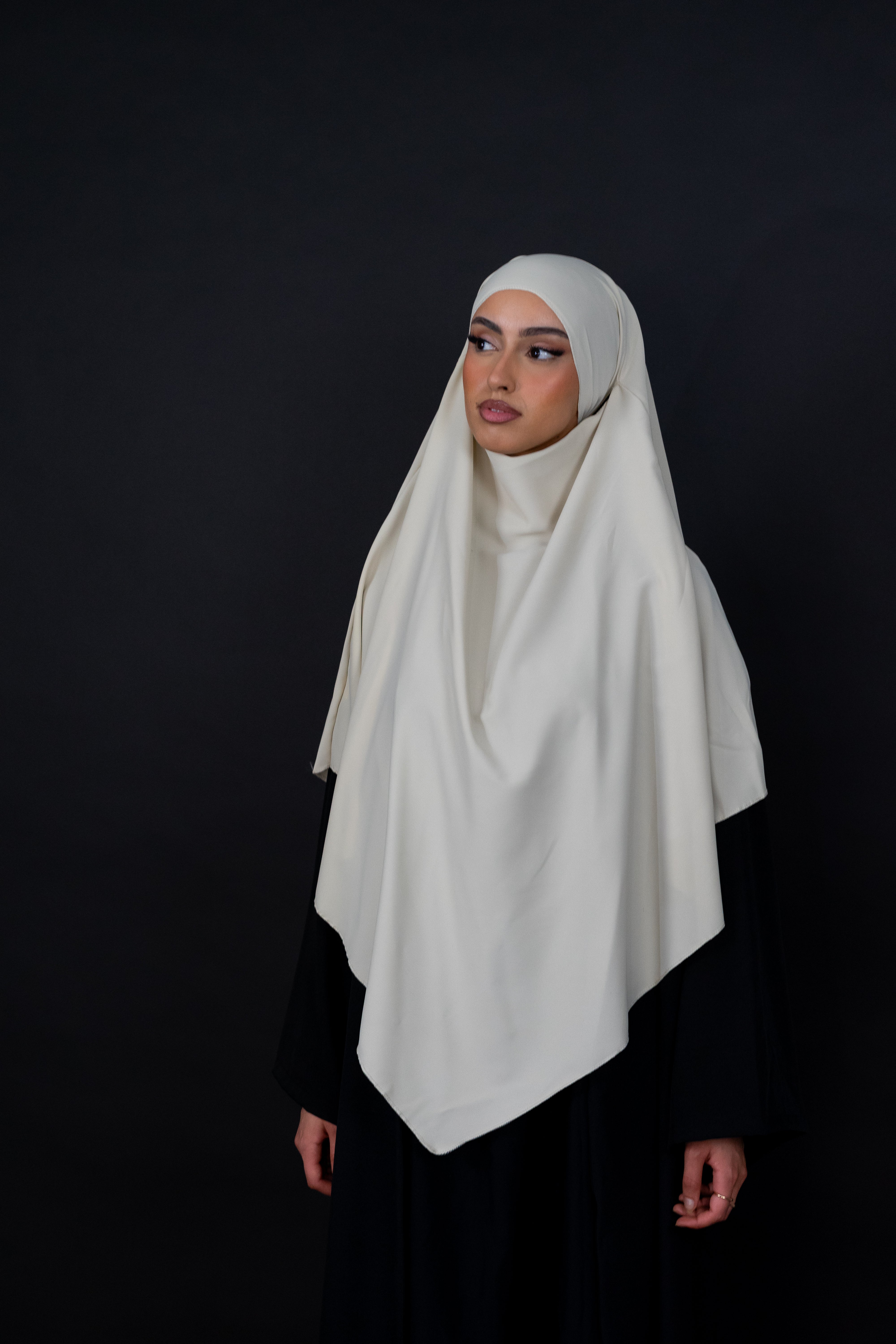 Eleganter Khimar in der Farbe Beige