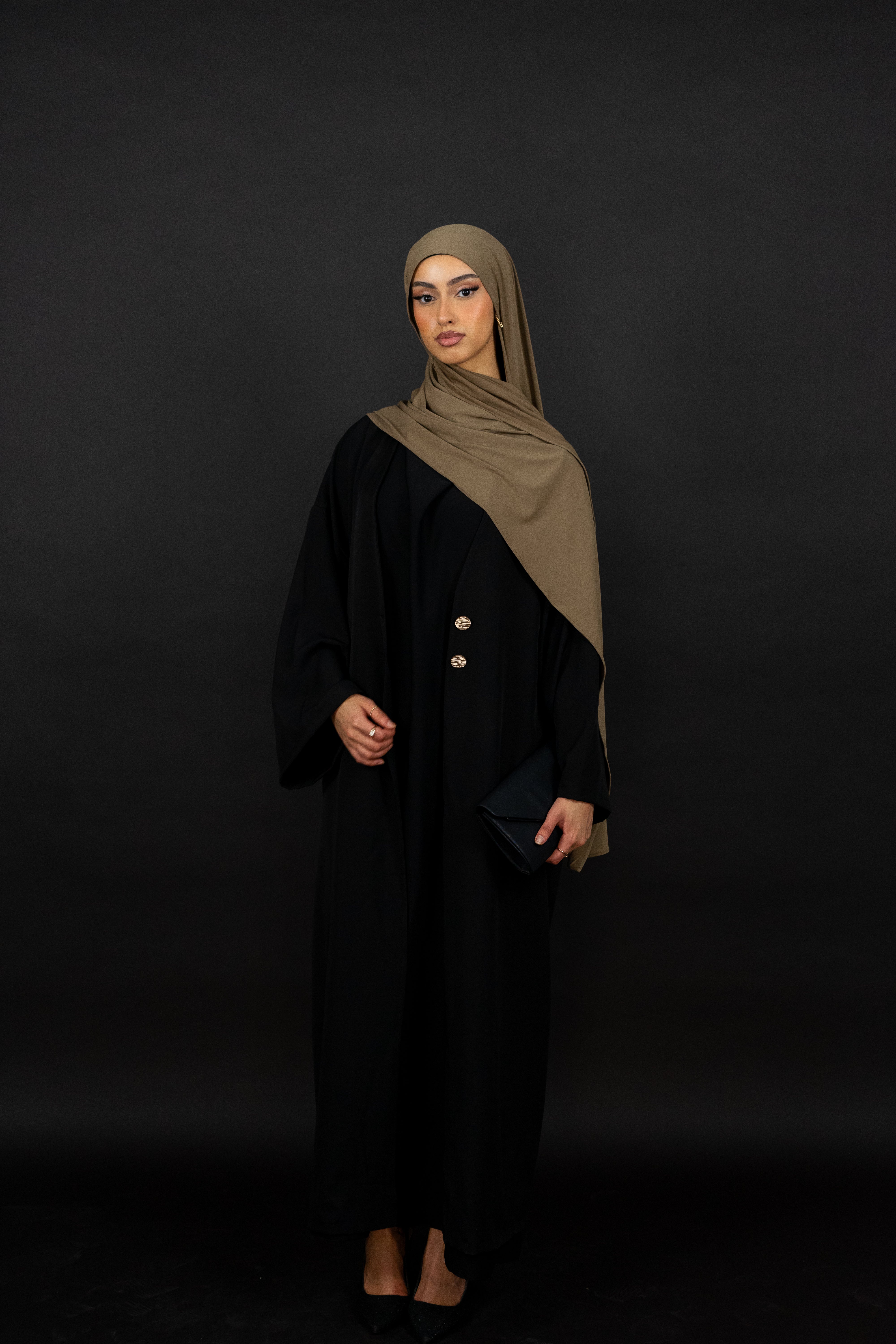 Eleganter Kimono mit Goldenen Knopf-Highlights