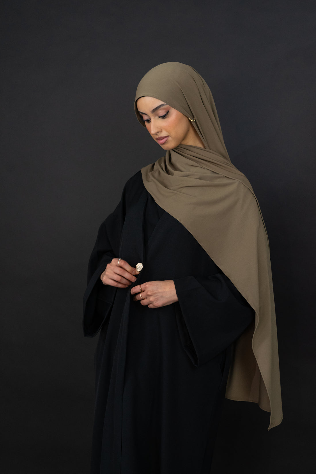 Eleganter Kimono mit Goldenen Knopf-Highlights