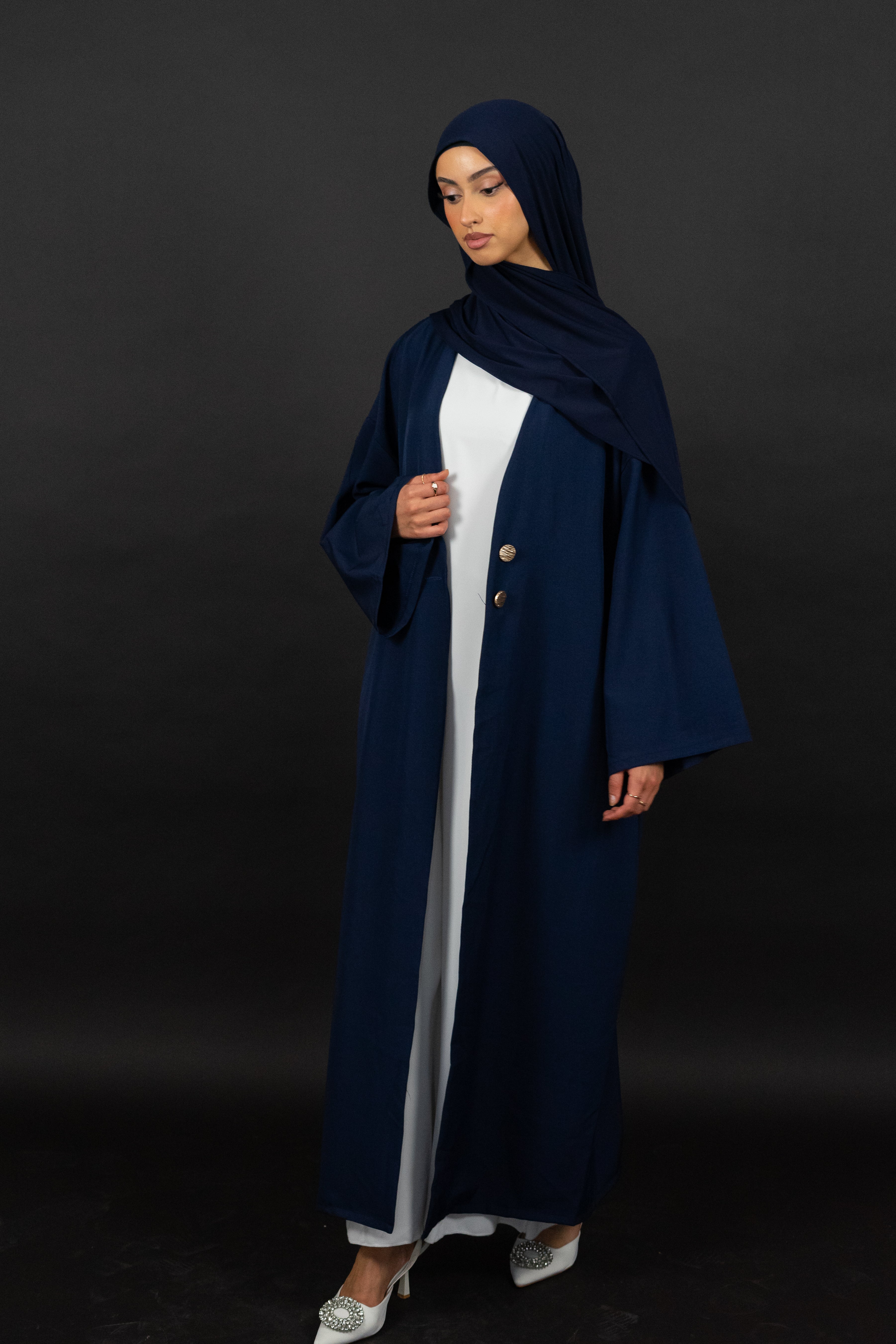 Eleganter Kimono mit Goldenen Knopf-Highlights