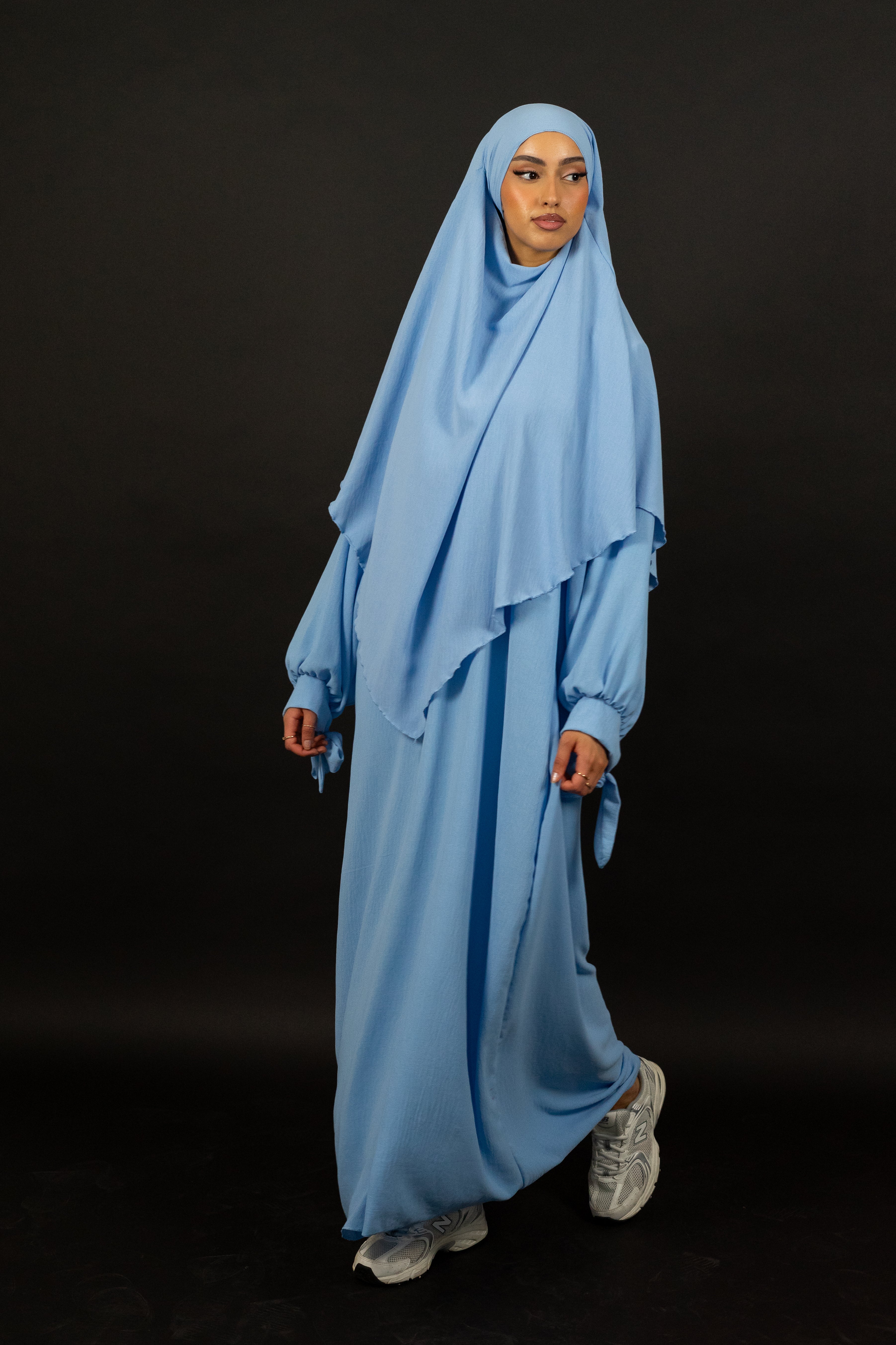 Abaya Set mit Schleifendetails in Babyblau