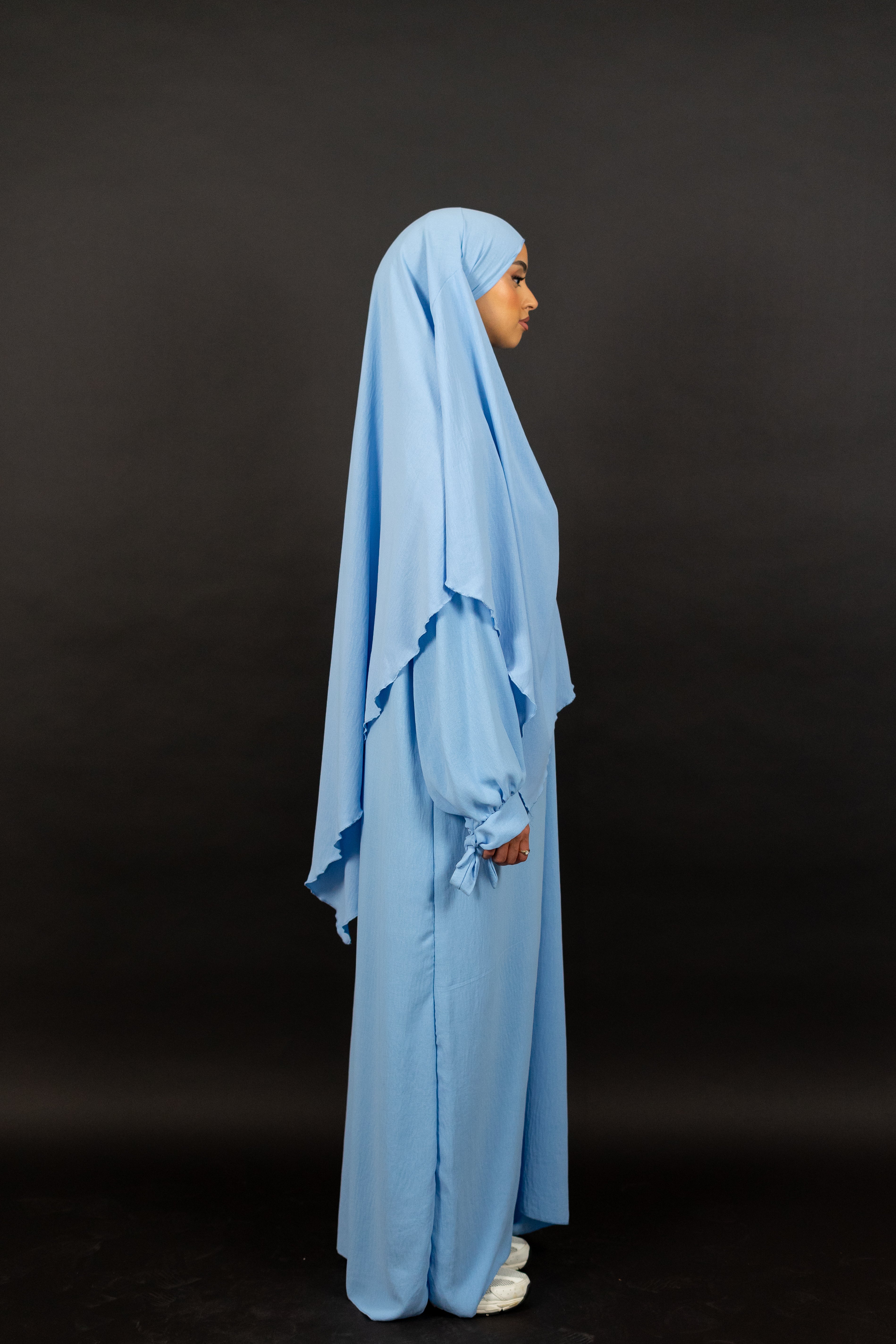 Abaya Set mit Schleifendetails in Babyblau