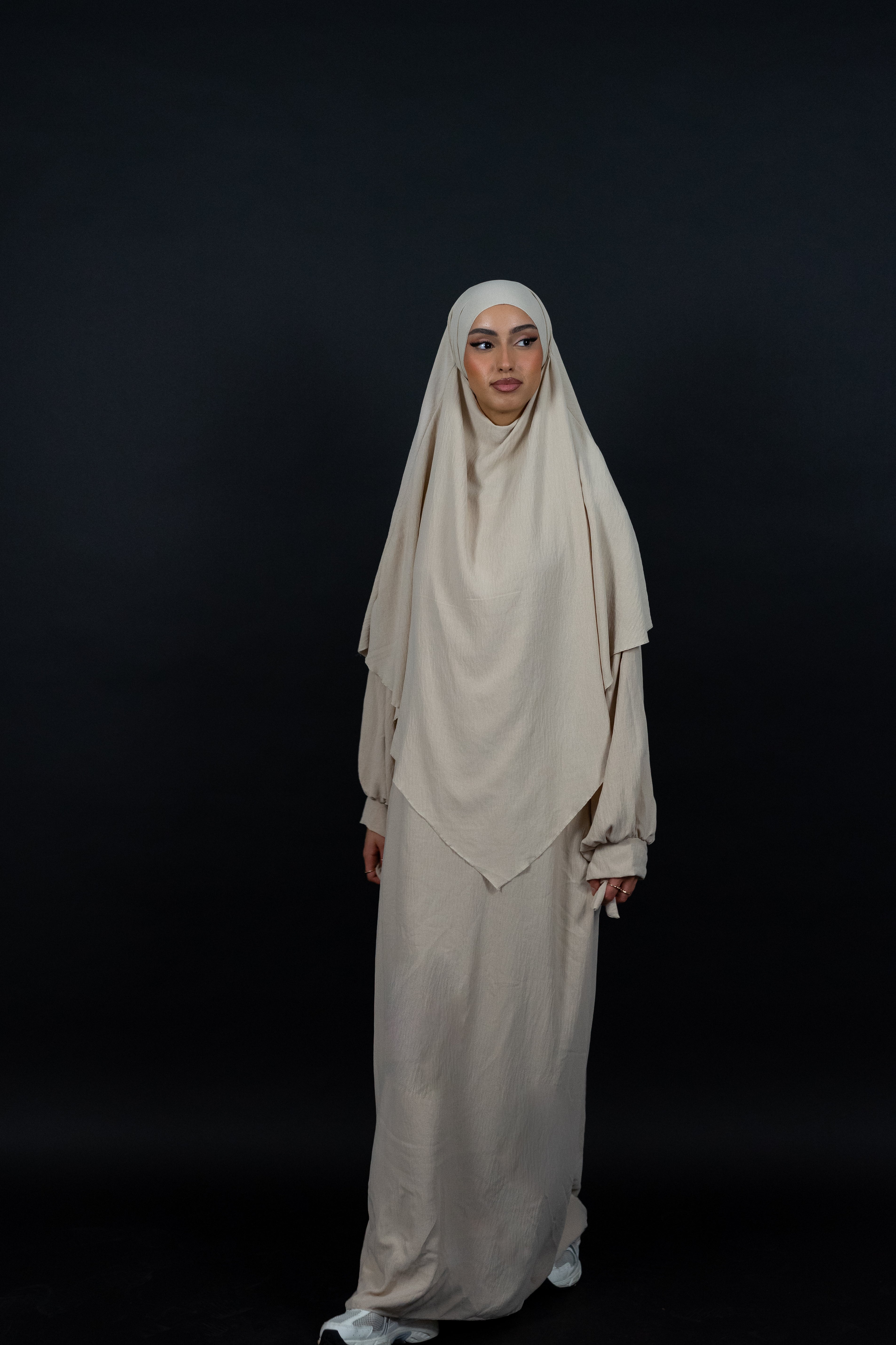 Abaya Set mit Schleifendetails in Beige