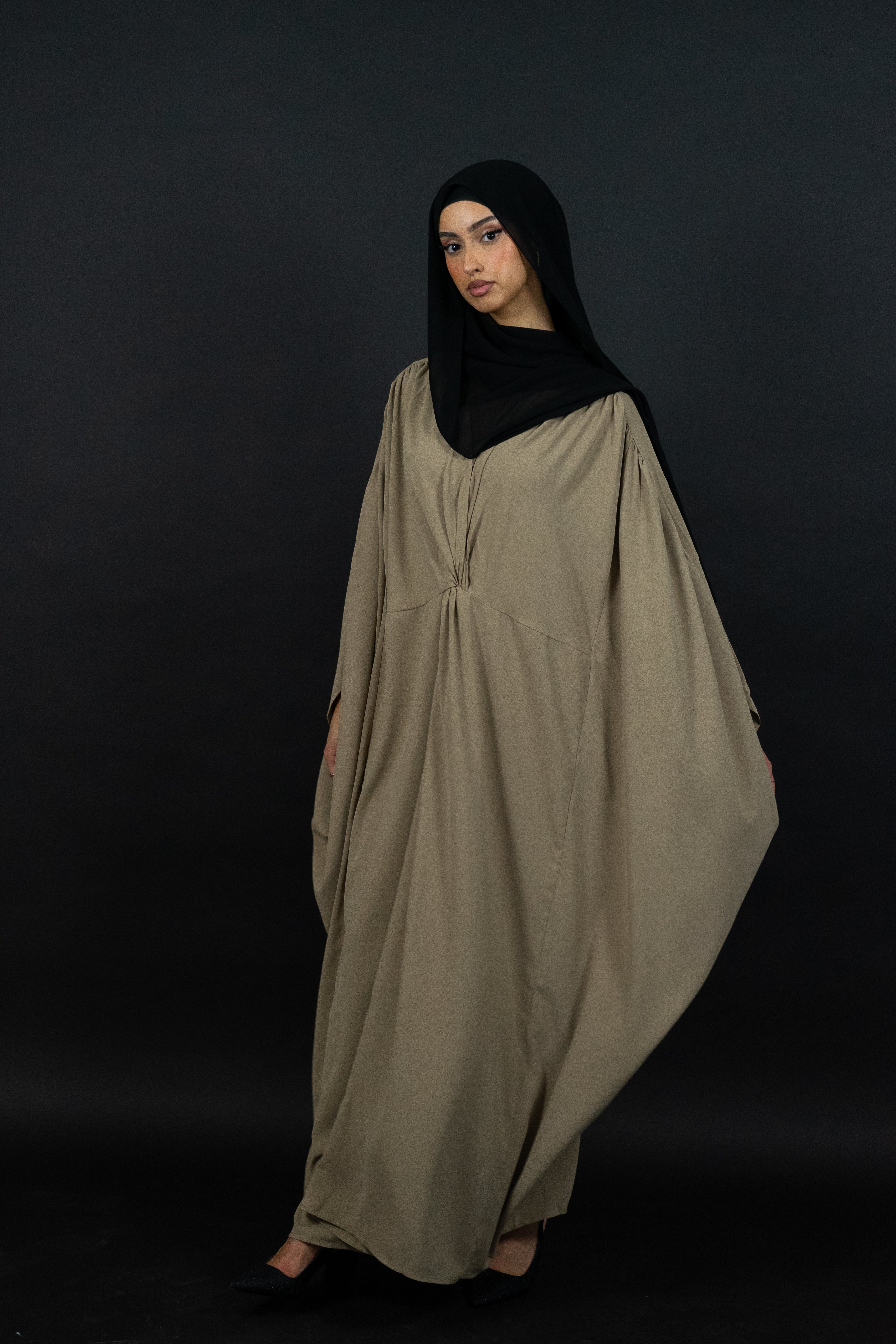 ABAYA KLEID MIT FLEDERMAUSÄRMELN