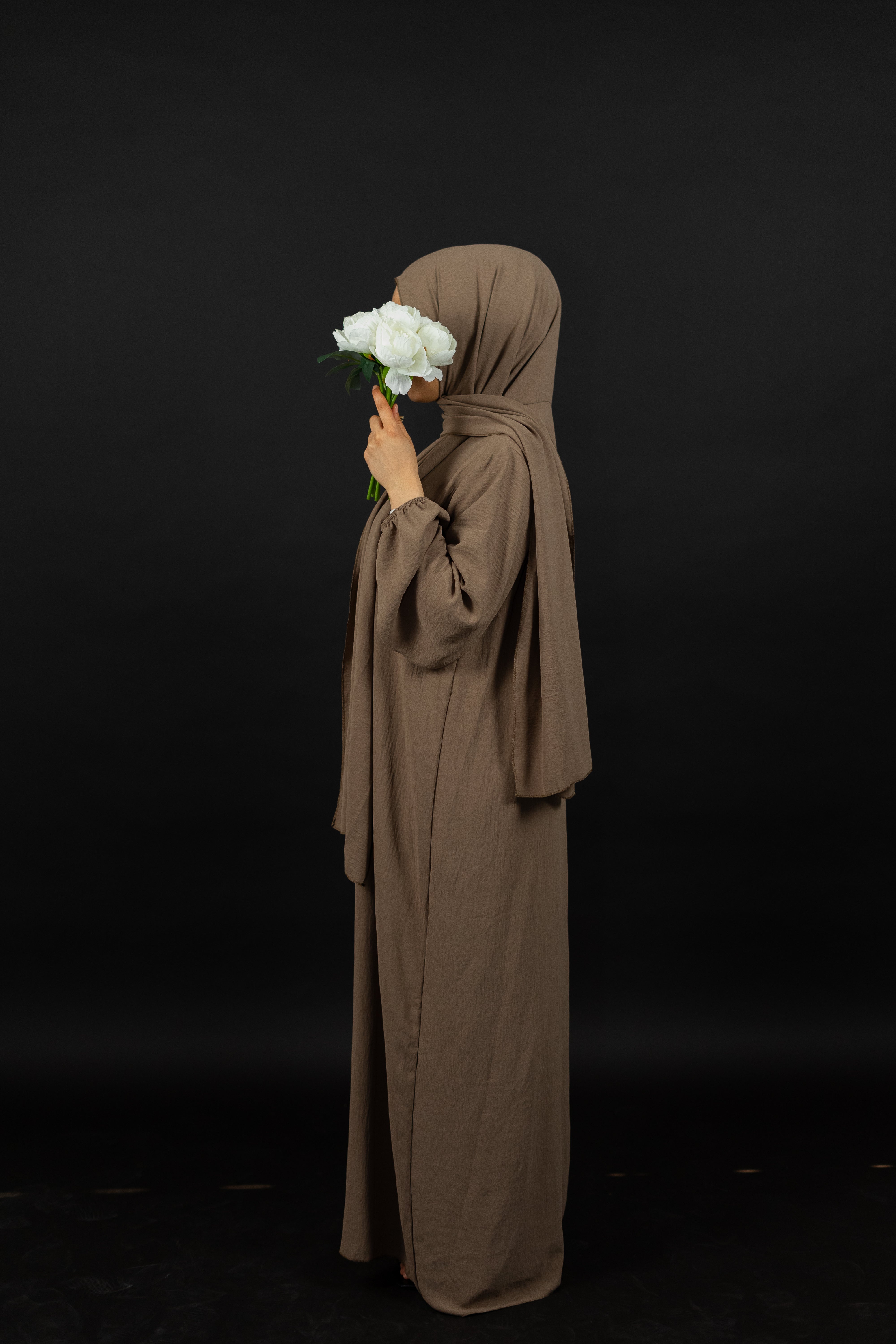 Taupe Abaya mit integriertem Hijab