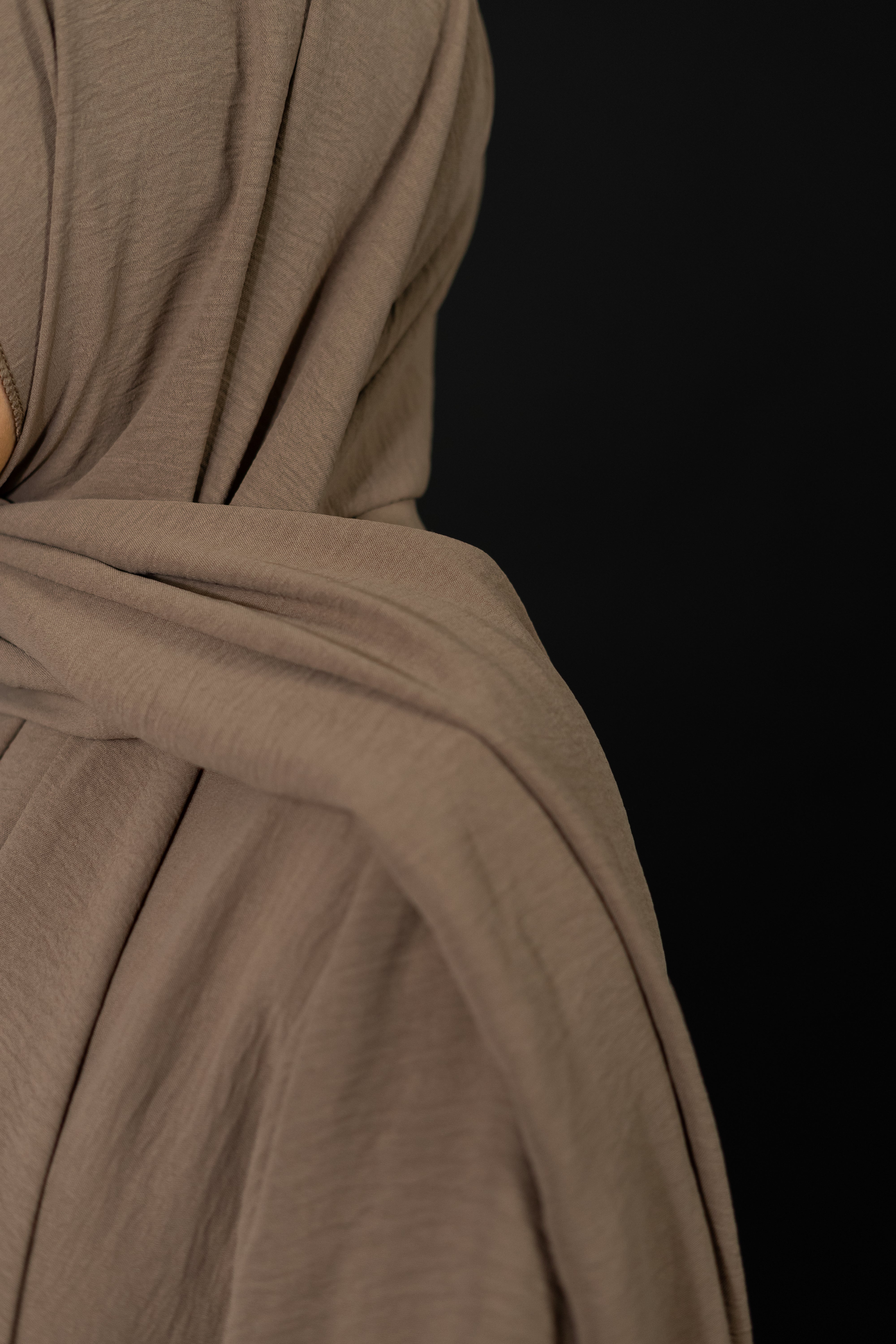 Taupe Abaya mit integriertem Hijab