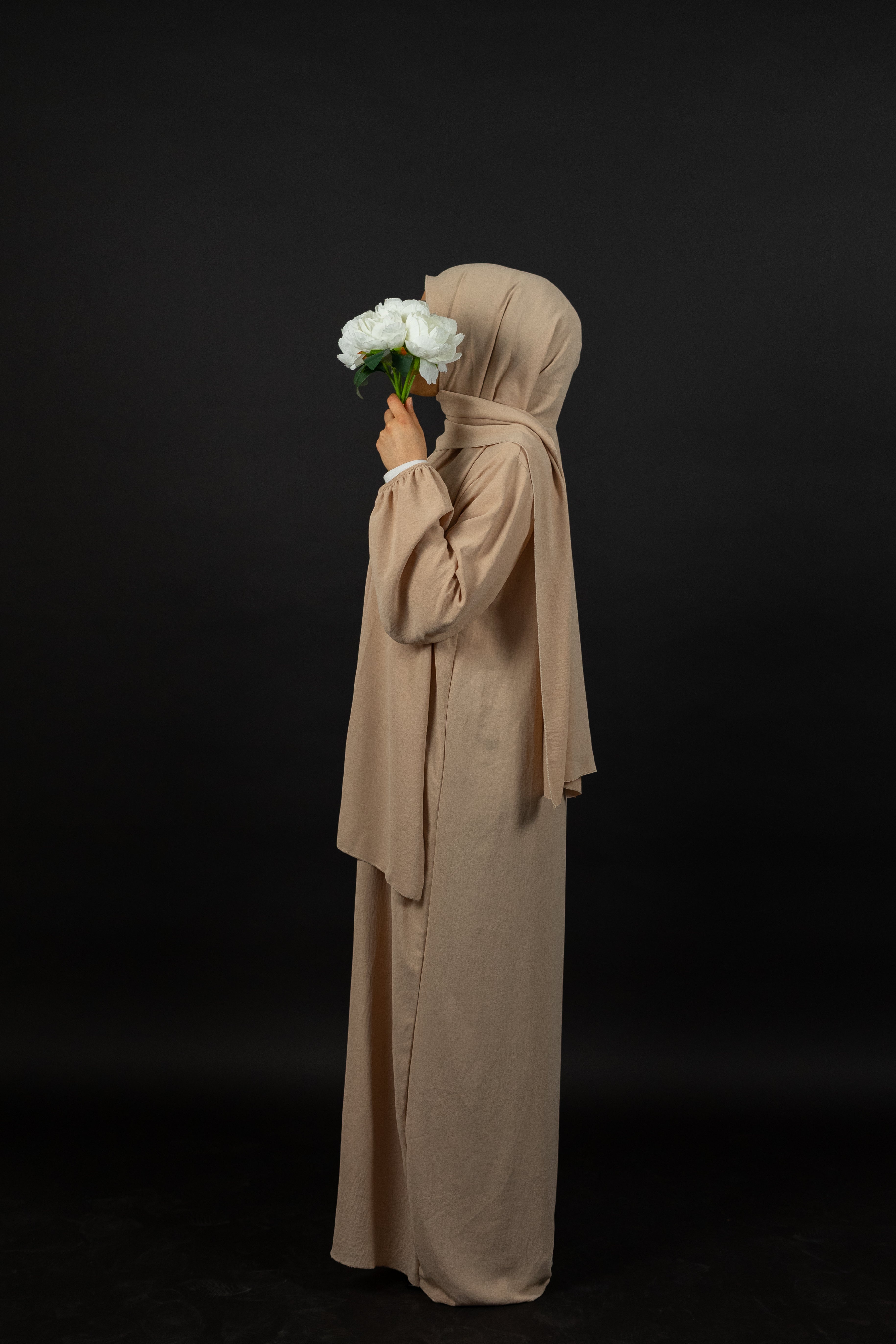 Beige Abaya mit integriertem Hijab