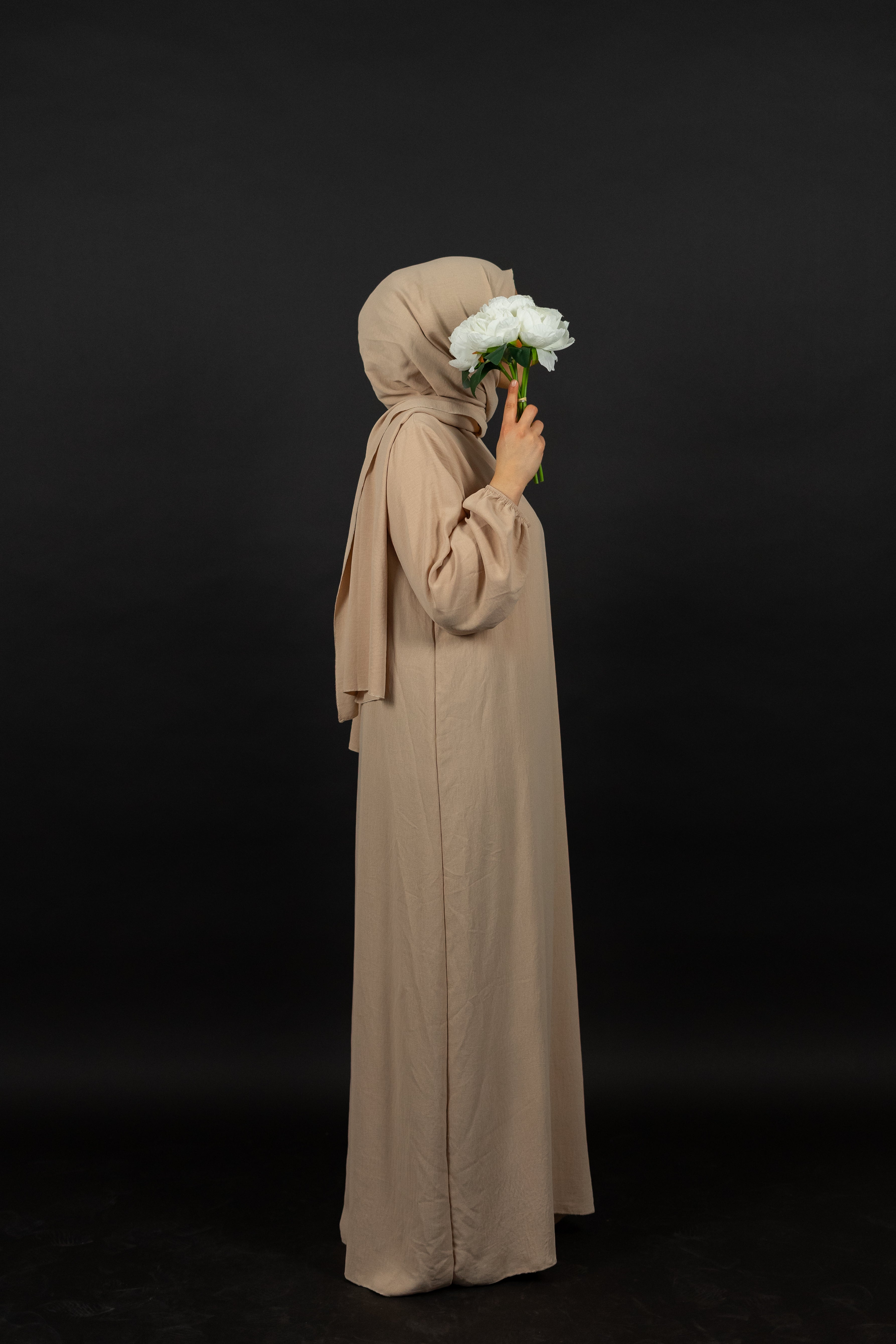 Beige Abaya mit integriertem Hijab
