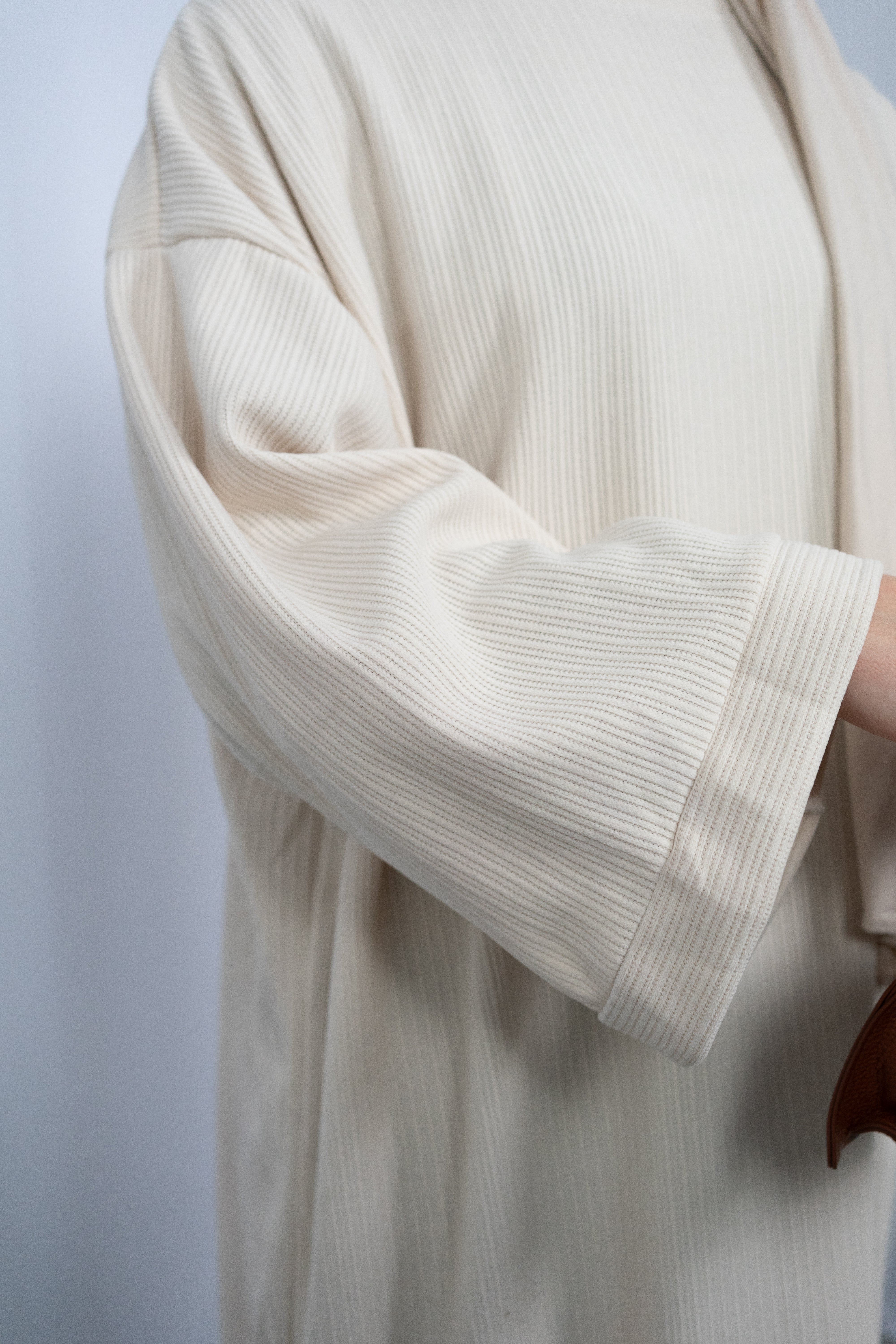 LIANA KLEID MIT RUNDEM HALSSCHNITT IN BEIGE